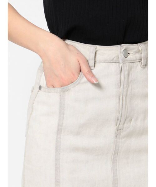 EMODA（エモダ）の「フリーリースリットデニムマキシスカート（スカート・レディース・ブラック/グレー/インディゴブルー/アイボリー・SMALL/MEDIUM）」の18枚目の写真