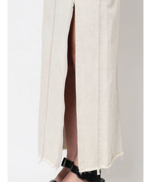 EMODA（エモダ）の「フリーリースリットデニムマキシスカート（スカート・レディース・ブラック/グレー/インディゴブルー/アイボリー・SMALL/MEDIUM）」の10枚目の写真