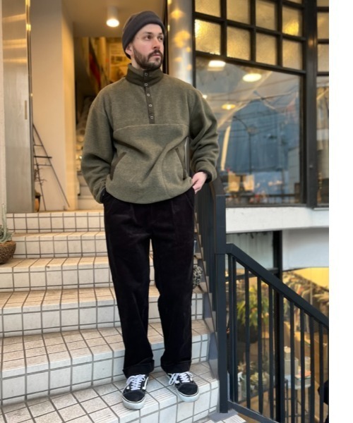 MR.OLIVE(ミスターオリーブ)の「8W ストレッチコーデュロイ / ツータック テーパード パンツ(スラックス・メンズ・ブラウン/ブラック・MEDIUM/SMALL/LARGE)」の19枚目の写真