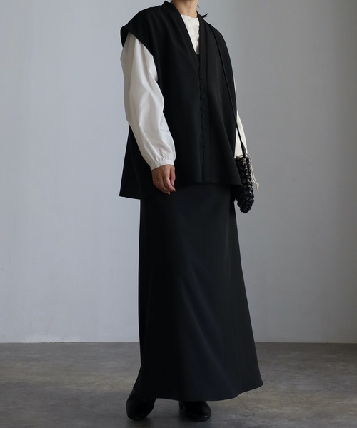 ap retro（アプレトロ）の「【_____m.weコラボ】ノーカラー多ボタンベスト＋マーメイドキャミワンピース（ワンピース・レディース・ブラック/ダークグリーン/アイボリー・FREE）」の2枚目の写真