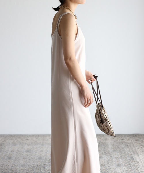 ap retro（アプレトロ）の「【_____m.weコラボ】ノーカラー多ボタンベスト＋マーメイドキャミワンピース（ワンピース・レディース・ブラック/ダークグリーン/アイボリー・FREE）」の17枚目の写真