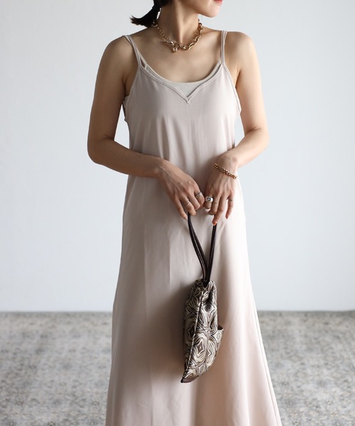 ap retro（アプレトロ）の「【_____m.weコラボ】ノーカラー多ボタンベスト＋マーメイドキャミワンピース（ワンピース・レディース・ブラック/ダークグリーン/アイボリー・FREE）」の16枚目の写真