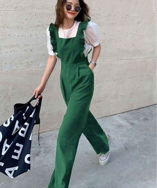 AMELY(エミリー)の「フリルショルダーサロペット(サロペット/オーバーオール・レディース・グリーン/グレイッシュベージュ/ダークグレー/ブラック・M/L)」の16枚目の写真