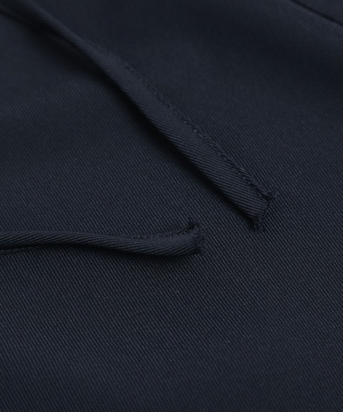 AMELY(エミリー)の「フリルショルダーサロペット(サロペット/オーバーオール・レディース・グリーン/グレイッシュベージュ/ダークグレー/ブラック・M/L)」の9枚目の写真