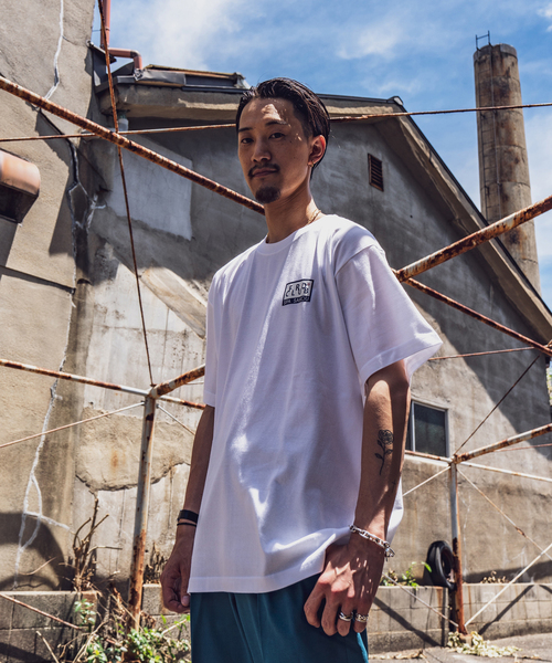 417 EDIFICE(フォーワンセブンエディフィス)の「【FROCLUB / フロ クラブ】別注 プリントTシャツ(Tシャツ/カットソー・メンズ・ホワイト/ホワイト×ホワイト/ホワイト系その他/ダークブルー/コバルトブルー/ネイビー・MEDIUM/LARGE)」の13枚目の写真