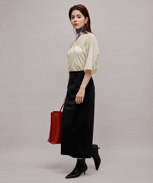 ROPE'（ロペ）の「バックギャザーカットソーブラウス（シャツ/ブラウス・レディース・ブラック/クリーム・38）」の6枚目の写真