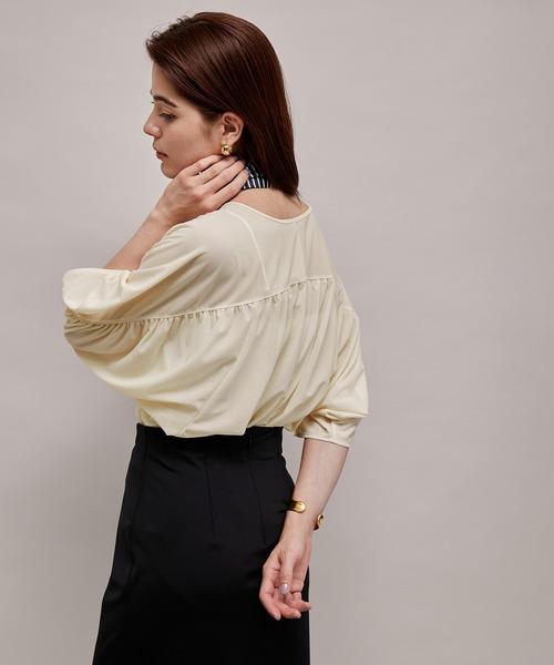 ROPE'（ロペ）の「バックギャザーカットソーブラウス（シャツ/ブラウス・レディース・ブラック/クリーム・38）」の8枚目の写真