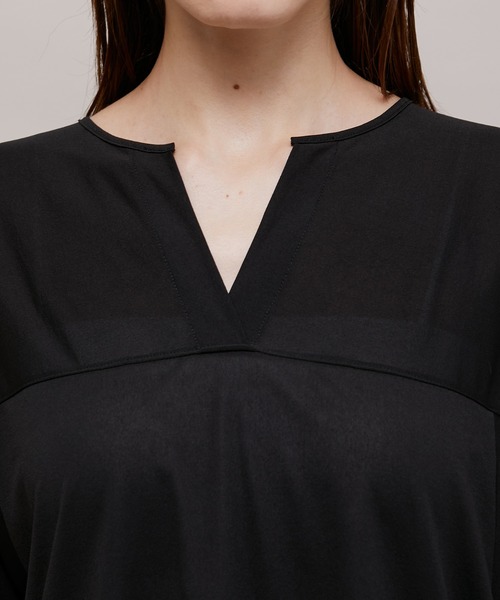 ROPE'（ロペ）の「バックギャザーカットソーブラウス（シャツ/ブラウス・レディース・ブラック/クリーム・38）」の13枚目の写真
