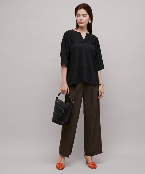 ROPE'（ロペ）の「バックギャザーカットソーブラウス（シャツ/ブラウス・レディース・ブラック/クリーム・38）」の19枚目の写真