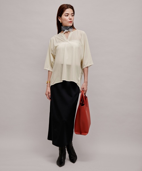 ROPE'（ロペ）の「バックギャザーカットソーブラウス（シャツ/ブラウス・レディース・ブラック/クリーム・38）」の20枚目の写真