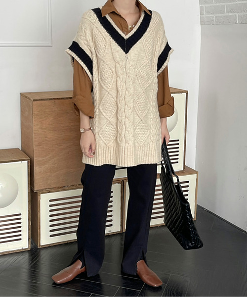 BANNER SELECT(バナーセレクト)の「配色ケーブルニットベスト(ベスト・レディース・チャコールグレー/ブラック/ベージュ/カーキ/ホワイト・FREE)」の19枚目の写真