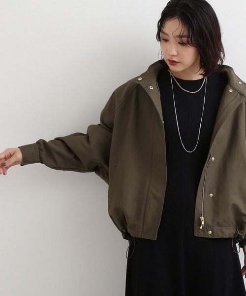 NATURAL BEAUTY BASIC(ナチュラルビューティーベーシック)の「ドルマンマウンテンパーカー(マウンテンパーカー・レディース・ベージュ/ネイビー/カーキ・SMALL/MEDIUM)」の2枚目の写真