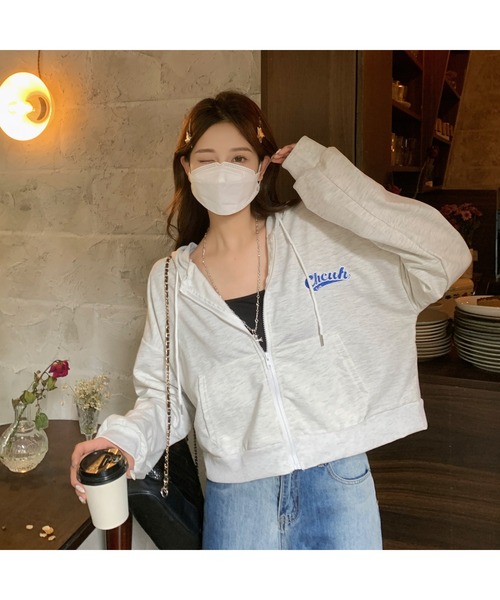DEVICE(デバイス)の「韓国風ビッグシルエット カレッジロゴ ショート丈 パーカー(パーカー・レディース・グレー/ブラック/ベージュ・FREE)」の15枚目の写真