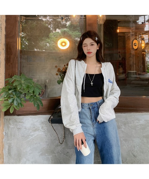 DEVICE(デバイス)の「韓国風ビッグシルエット カレッジロゴ ショート丈 パーカー(パーカー・レディース・グレー/ブラック/ベージュ・FREE)」の13枚目の写真