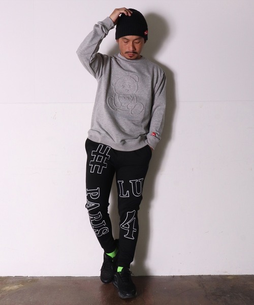 LUXE/R(ラグジュ)の「(RM)【ユニセックス】【LUXE/R】くまさん 同色 エンボス加工 スウェット プルオーバー(スウェット・メンズ・グレー/ブラック/ホワイト・LARGE/MEDIUM)」の6枚目の写真