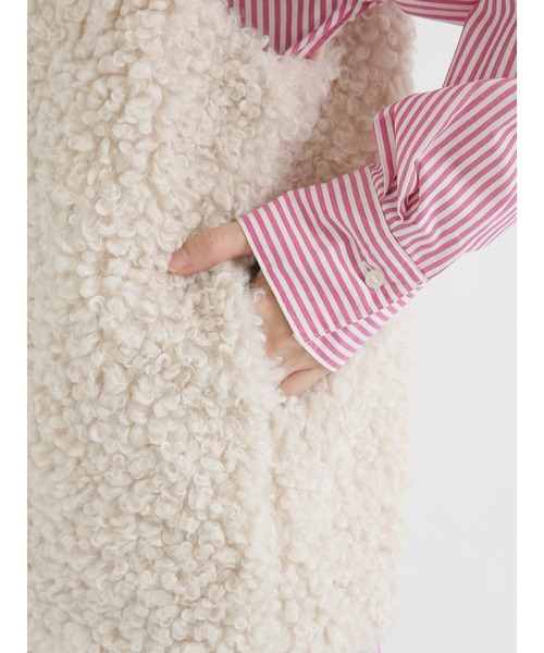 Lugnoncure（ルノンキュール）の「ボアベスト（ベスト・レディース・ブラウン/キャメル/オフホワイト・ﾌﾘ-）」の14枚目の写真