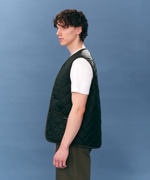 LAVENHAM（ラベンハム）の「Thornham Mens / ソーンハム メンズ（ベスト・メンズ・ベージュ系その他/ブラック/イエロー/オリーブ/ネイビー/オフホワイト/ベージュ系その他3/ダークブラック/パープル/ベージュ系その他2・L/M/S/XL/XXL/XS）」の17枚目の写真