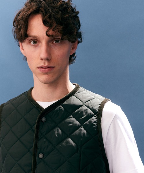 LAVENHAM（ラベンハム）の「Thornham Mens / ソーンハム メンズ（ベスト・メンズ・ベージュ系その他/ブラック/イエロー/オリーブ/ネイビー/オフホワイト/ベージュ系その他3/ダークブラック/パープル/ベージュ系その他2・L/M/S/XL/XXL/XS）」の21枚目の写真