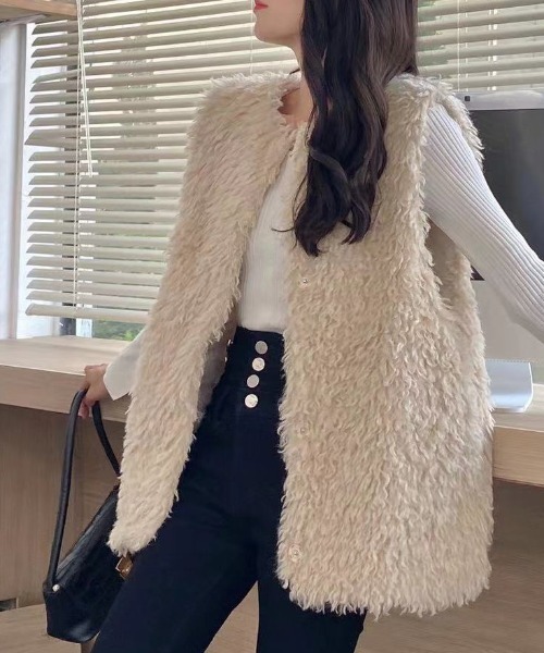 DIAVEL（ディアベル）の「プードルファーベスト（ダウンベスト・レディース・モカ/カーキ/アイボリー/ブラック/ライトピンク/ピンク/オフホワイト/グレー・M）」の3枚目の写真