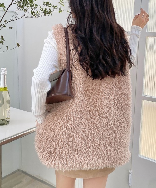 DIAVEL（ディアベル）の「プードルファーベスト（ダウンベスト・レディース・モカ/カーキ/アイボリー/ブラック/ライトピンク/ピンク/オフホワイト/グレー・M）」の21枚目の写真