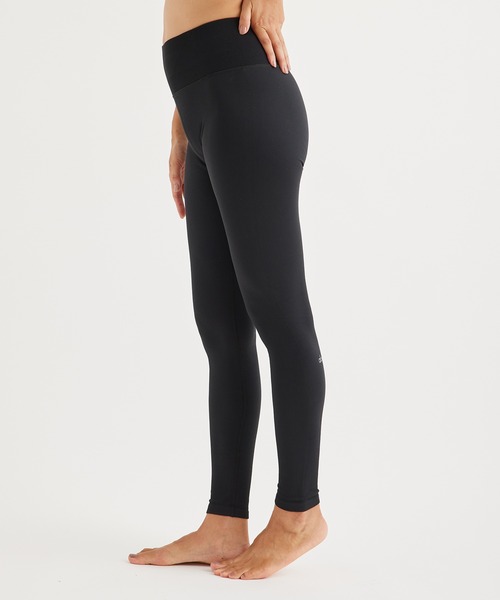 Alo Yoga(アロヨガ)の「【alo】SEAMLESS HIGH-WAIST RIBBED LEGGING シームレスハイウエストリブレギンス(レギンス/スパッツ・レディース・ブラック・S/X-SMALL)」の4枚目の写真