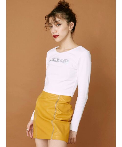 EVRIS（エヴリス）の「フェイクレザーミニスカート（スカート・レディース・マスタード/ブラック/アイボリー・SMALL/MEDIUM）」の4枚目の写真