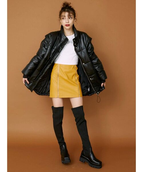 EVRIS（エヴリス）の「フェイクレザーミニスカート（スカート・レディース・マスタード/ブラック/アイボリー・SMALL/MEDIUM）」の7枚目の写真