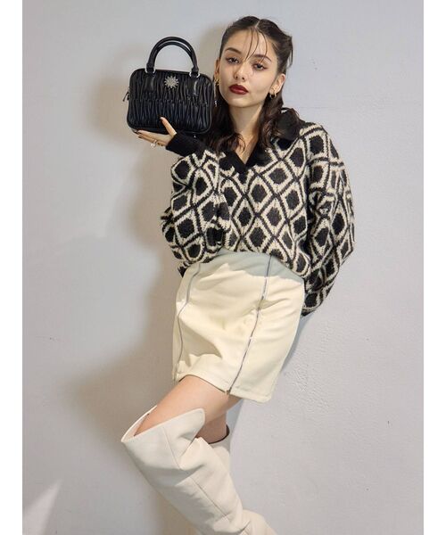 EVRIS（エヴリス）の「フェイクレザーミニスカート（スカート・レディース・マスタード/ブラック/アイボリー・SMALL/MEDIUM）」の21枚目の写真