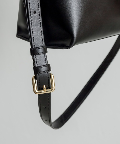 ear PAPILLONNER(イアパピヨネ)の「【Brooklyn Charm(ブルックリンチャーム×ear】 馬2WAYトートバッグ Mサイズ(トートバッグ・レディース・ブラック/アイボリー・FREE)」の9枚目の写真