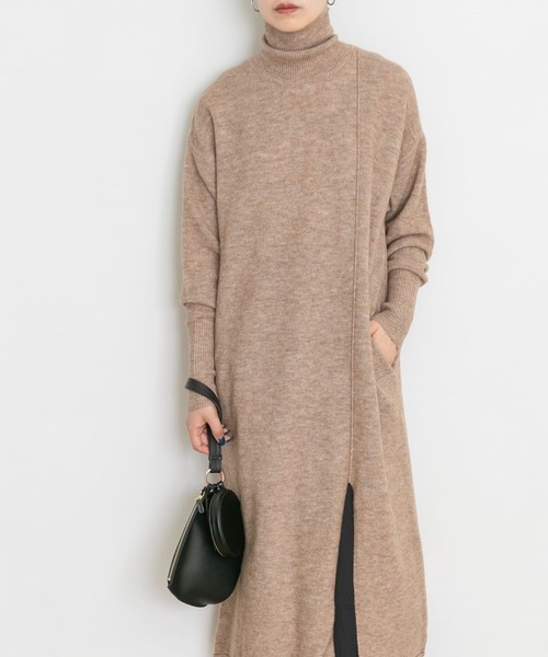UR Lab.（アーバンリサーチラボ）の「スリットニットタートルワンピース（ワンピース・レディース・ブラック/ベージュ/ブラウン/グレー系その他・FREE）」の7枚目の写真