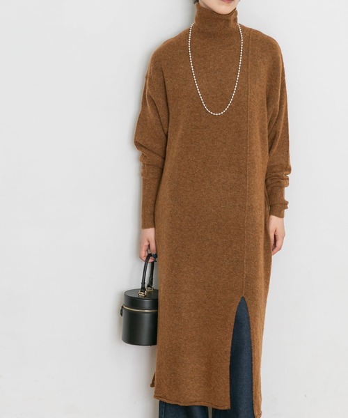 UR Lab.（アーバンリサーチラボ）の「スリットニットタートルワンピース（ワンピース・レディース・ブラック/ベージュ/ブラウン/グレー系その他・FREE）」の14枚目の写真