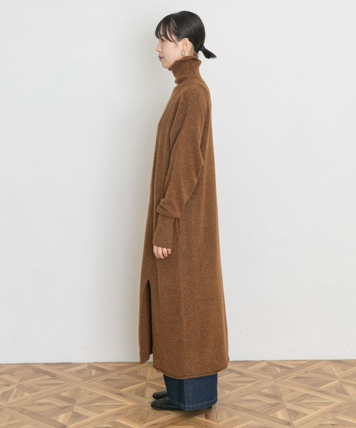 UR Lab.（アーバンリサーチラボ）の「スリットニットタートルワンピース（ワンピース・レディース・ブラック/ベージュ/ブラウン/グレー系その他・FREE）」の21枚目の写真