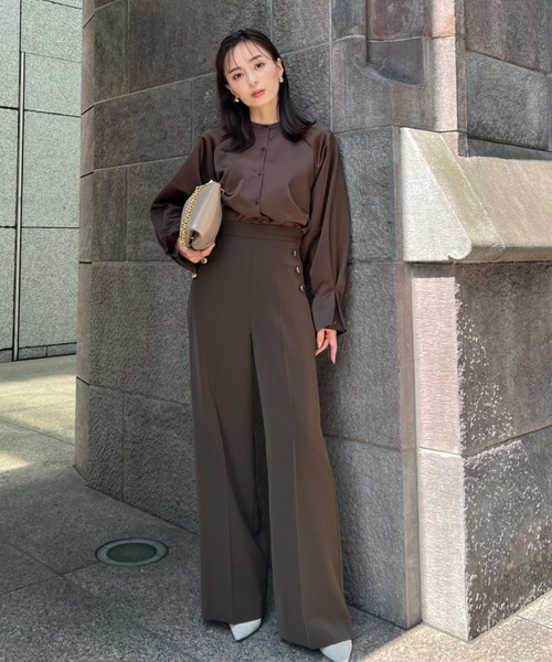 anuans（アニュアンス）の「サテンパイピングラグランブラウス（シャツ