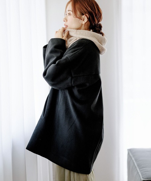 mysty woman（ミスティウーマン）の「【赤埴奈津子さんコラボ】バラクラバ付きミドルコート 176095（ノーカラーコート・レディース・ライトグレー/ブラック/ライトイエロー・FREE）」の6枚目の写真