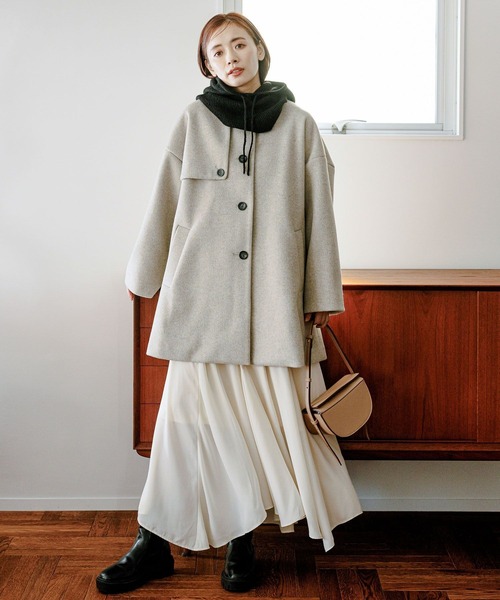 mysty woman（ミスティウーマン）の「【赤埴奈津子さんコラボ】バラクラバ付きミドルコート 176095（ノーカラーコート・レディース・ライトグレー/ブラック/ライトイエロー・FREE）」の12枚目の写真