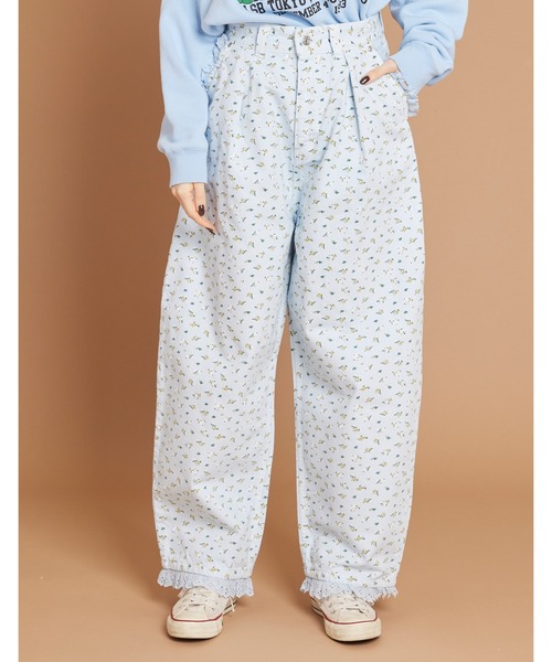 Little sunny bite（リトルサニーバイト）の「Flower print denim pants（デニムパンツ・レディース・ブルー/ベージュ/ピンク・MEDIUM/SMALL）」の2枚目の写真