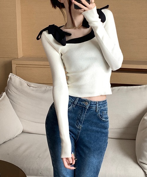 Dream garden(ドリームガーデン)の「YUGA スクエアカラー ショルダーリボンニットセーター(ニット/セーター・レディース・ブラック/ホワイト・FREE)」の2枚目の写真