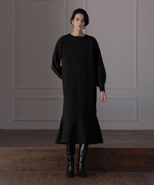 MIELI INVARIANT(ミエリインヴァリアント)の「Mermaid Flare Knit Onepiece(ワンピース・レディース・ブラック・FREE)」の1枚目の写真