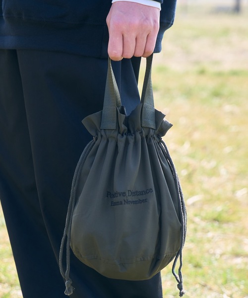 EMMA NOVEMBER　（エマノーヴェンバー）の「Embroidery ドローストリングバッグ（ハンドバッグ・レディース・サンドベージュ/オフホワイト/オリーブ/チャコールグレー/ブラック/ブラック×ホワイト・FREE）」の6枚目の写真