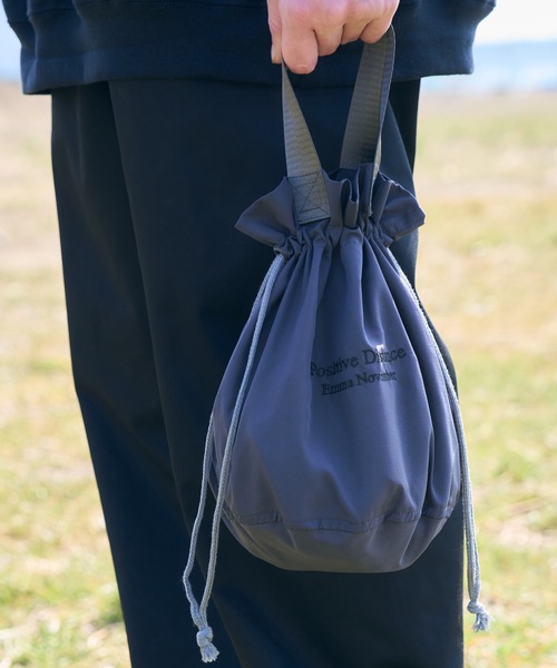 EMMA NOVEMBER　（エマノーヴェンバー）の「Embroidery ドローストリングバッグ（ハンドバッグ・レディース・サンドベージュ/オフホワイト/オリーブ/チャコールグレー/ブラック/ブラック×ホワイト・FREE）」の16枚目の写真