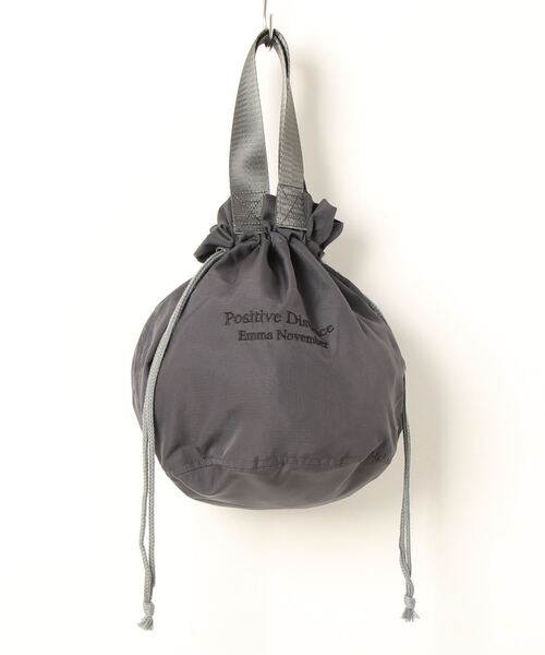 EMMA NOVEMBER　（エマノーヴェンバー）の「Embroidery ドローストリングバッグ（ハンドバッグ・レディース・サンドベージュ/オフホワイト/オリーブ/チャコールグレー/ブラック/ブラック×ホワイト・FREE）」の17枚目の写真