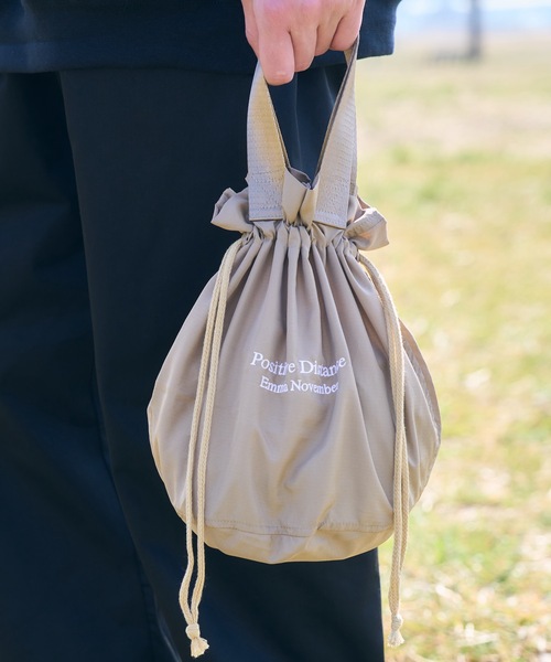 EMMA NOVEMBER　（エマノーヴェンバー）の「Embroidery ドローストリングバッグ（ハンドバッグ・レディース・サンドベージュ/オフホワイト/オリーブ/チャコールグレー/ブラック/ブラック×ホワイト・FREE）」の12枚目の写真