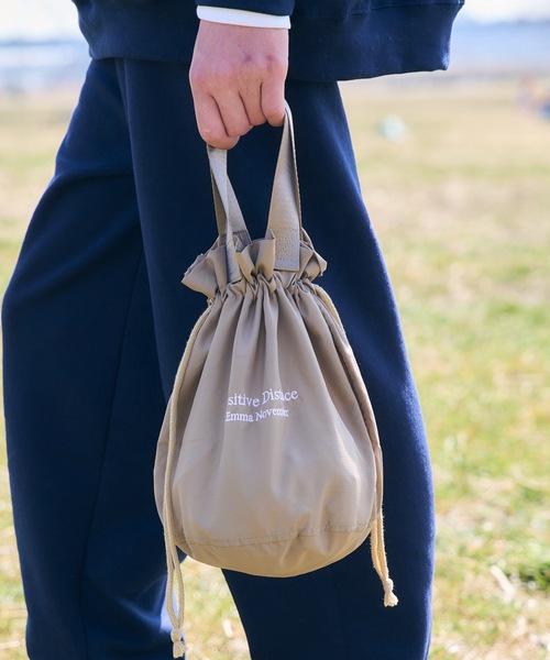 EMMA NOVEMBER　（エマノーヴェンバー）の「Embroidery ドローストリングバッグ（ハンドバッグ・レディース・サンドベージュ/オフホワイト/オリーブ/チャコールグレー/ブラック/ブラック×ホワイト・FREE）」の11枚目の写真