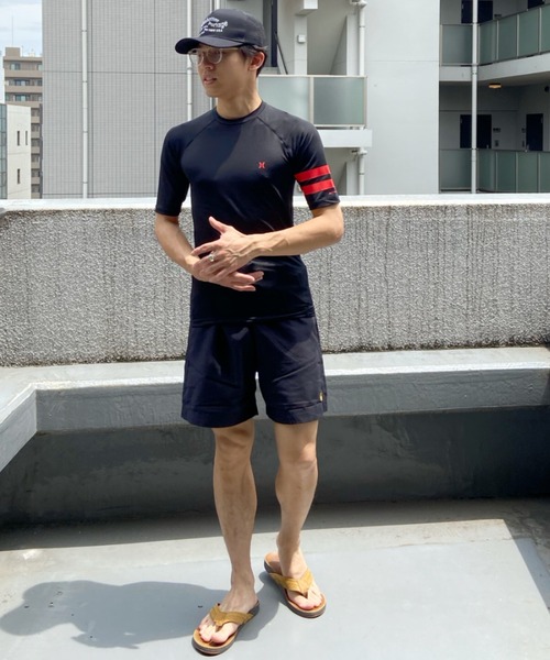 Hurley （ハーレー）の「Hurley/ハーレー 半袖ラッシュガード UVカット 吸水速乾/ワンポイントラッシュガード MRG2310038（ラッシュガード・メンズ・ブラック×レッド/ブラック×ホワイト・M/L/XL）」の8枚目の写真