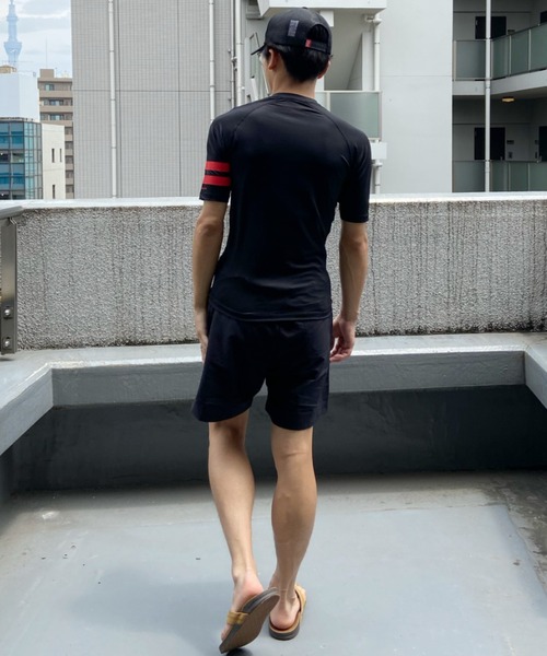 Hurley （ハーレー）の「Hurley/ハーレー 半袖ラッシュガード UVカット 吸水速乾/ワンポイントラッシュガード MRG2310038（ラッシュガード・メンズ・ブラック×レッド/ブラック×ホワイト・M/L/XL）」の9枚目の写真