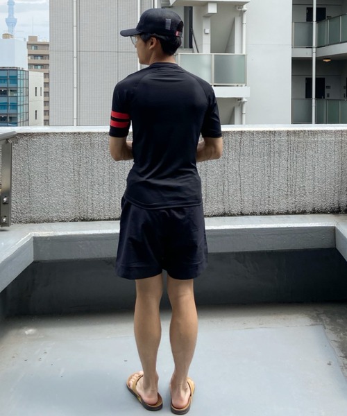 Hurley （ハーレー）の「Hurley/ハーレー 半袖ラッシュガード UVカット 吸水速乾/ワンポイントラッシュガード MRG2310038（ラッシュガード・メンズ・ブラック×レッド/ブラック×ホワイト・M/L/XL）」の10枚目の写真