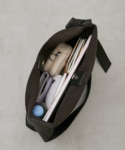 Actually（アクチュアリー）の「フェイクレザー ワイドベルト ショルダーバッグ（ショルダーバッグ・レディース・シルバー/アイボリー/ブラック/グレイッシュベージュ/カーキ/ライトベージュ/グレー・フリー）」の9枚目の写真