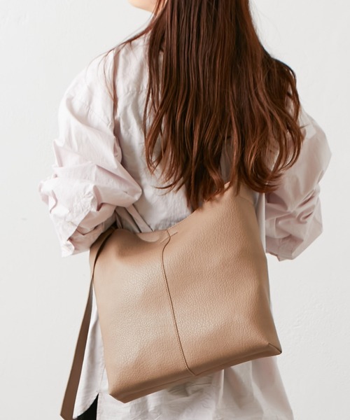 Actually（アクチュアリー）の「フェイクレザー ワイドベルト ショルダーバッグ（ショルダーバッグ・レディース・シルバー/アイボリー/ブラック/グレイッシュベージュ/カーキ/ライトベージュ/グレー・フリー）」の22枚目の写真