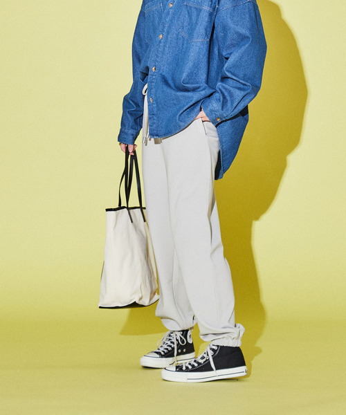 CONVERSE TOKYO(コンバーストウキョウ)の「ダンボールジョガーパンツ(その他パンツ・レディース・グレイッシュベージュ/ブラック/カーキ・FREE)」の6枚目の写真
