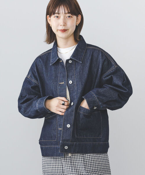 BEAMS HEART(ビームスハート)の「BEAMS HEART / タックショルダー オーバージャケット(デニムジャケット・レディース・オフホワイト/ネイビー・SMALL/MEDIUM)」の10枚目の写真